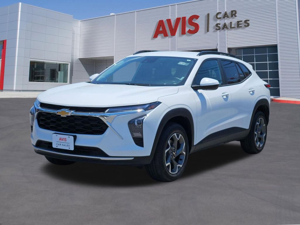 2025 Chevrolet Trax LT's photo