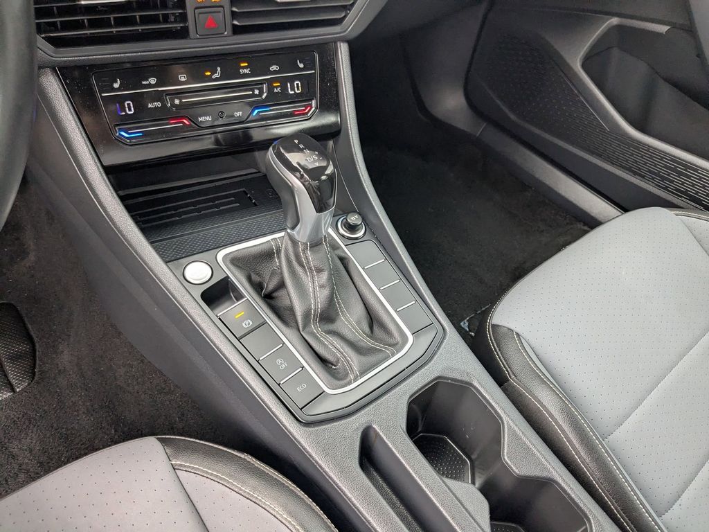 Thumbnail: 2025 Volkswagen Jetta - 22