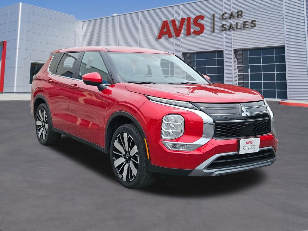 Thumbnail: 2025 Mitsubishi Outlander - 9