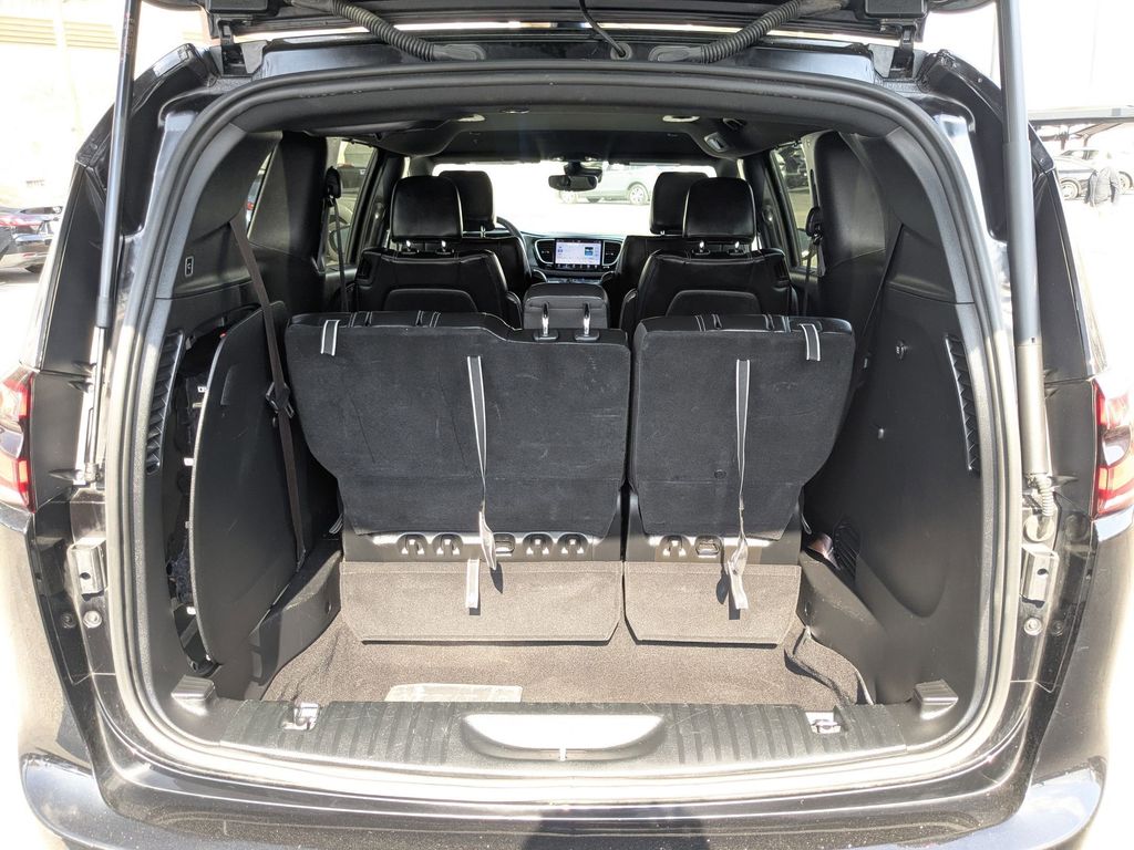 Thumbnail: 2025 Chrysler Pacifica - 25