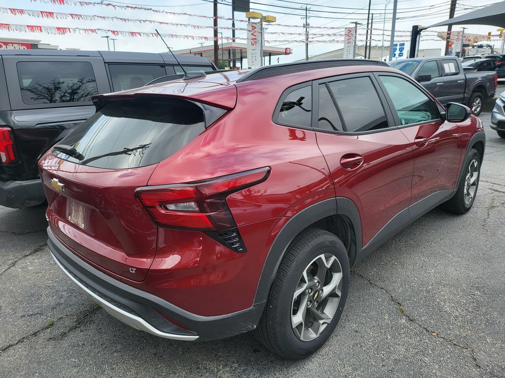 Thumbnail: 2025 Chevrolet Trax - 4
