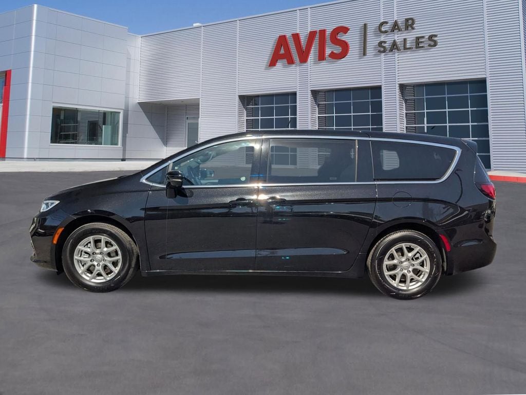 Thumbnail: 2025 Chrysler Pacifica - 2