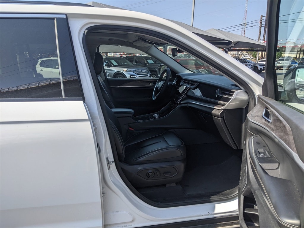 Thumbnail: 2023 Jeep Grand Cherokee - 24
