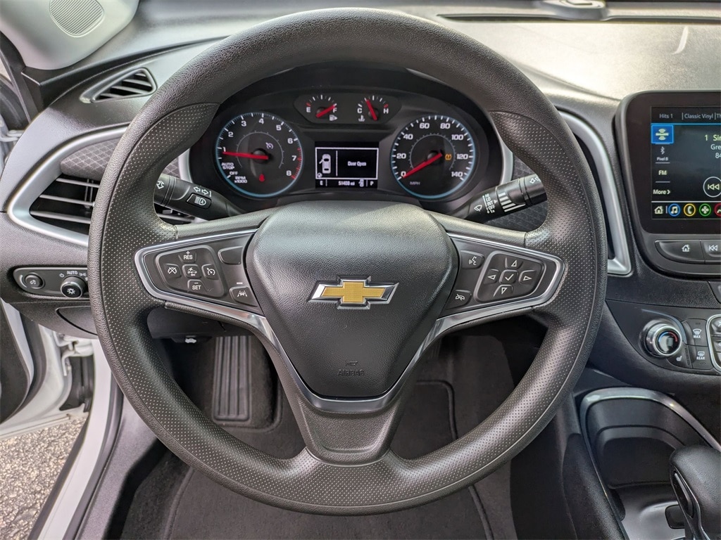 Thumbnail: 2023 Chevrolet Malibu - 18