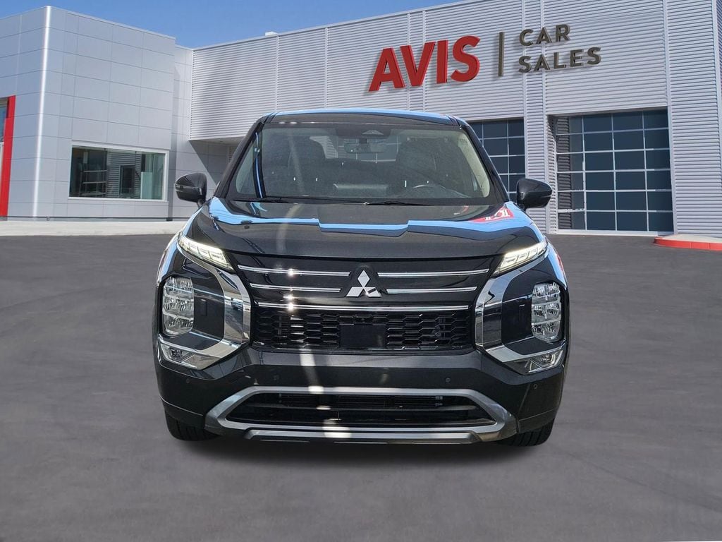 Thumbnail: 2025 Mitsubishi Outlander - 10