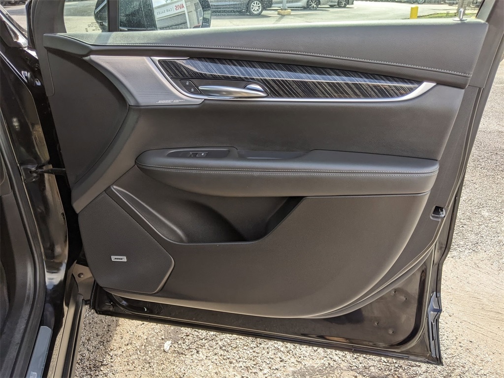 Thumbnail: 2024 Cadillac XT6 - 30