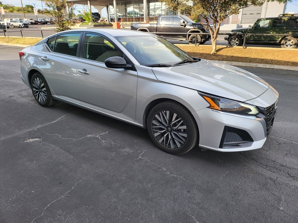 Thumbnail: 2024 Nissan Altima - 4