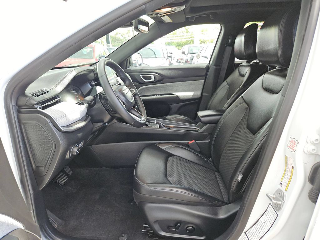 2025 Jeep Compass Latitude - Photo 11
