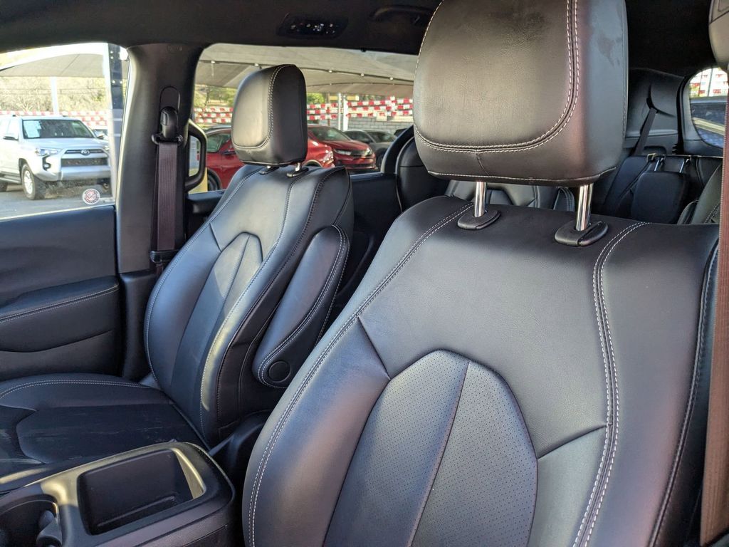 Thumbnail: 2025 Chrysler Pacifica - 13