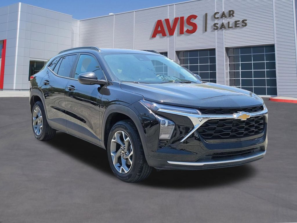 Thumbnail: 2025 Chevrolet Trax - 9