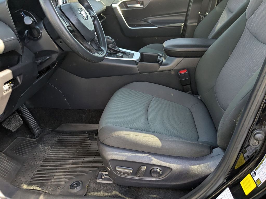 Thumbnail: 2025 Toyota RAV4 - 11