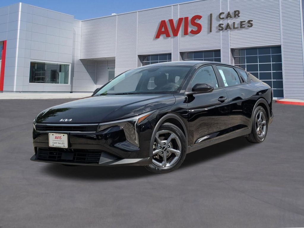 2025 Kia K4 LXS AT's photo