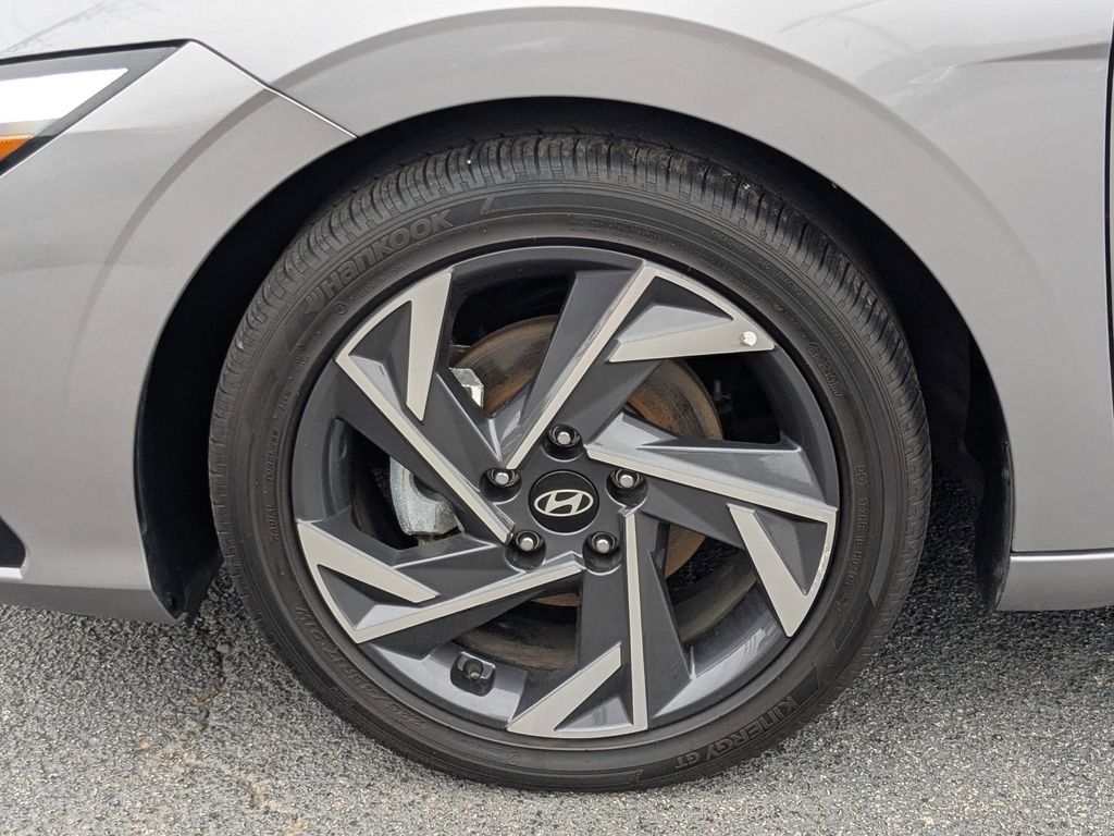 Thumbnail: 2025 Hyundai Elantra - 30