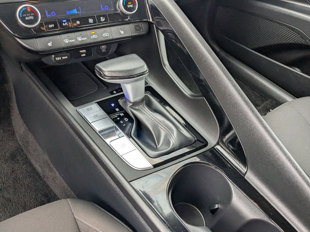 Thumbnail: 2025 Hyundai Elantra - 23