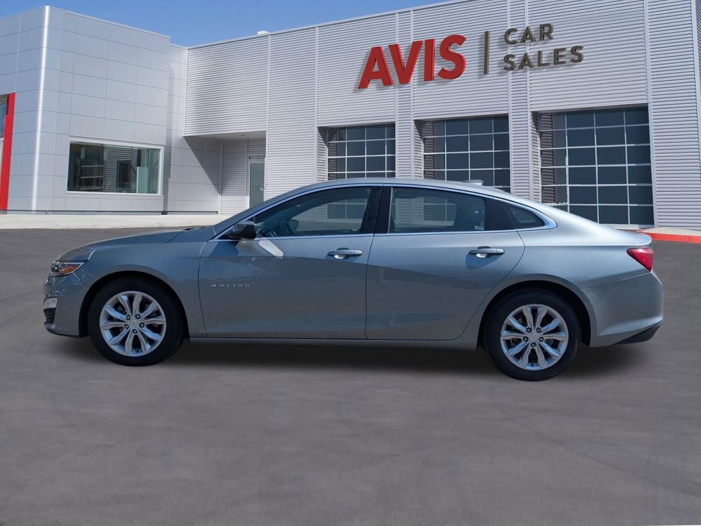 2024 Chevrolet Malibu 1LT photo 2