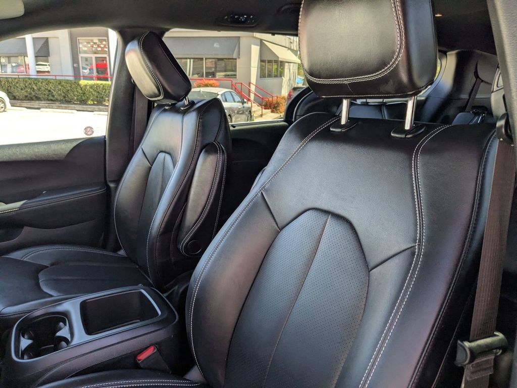 Thumbnail: 2025 Chrysler Pacifica - 13