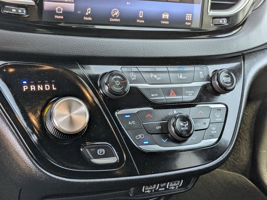 Thumbnail: 2025 Chrysler Pacifica - 22