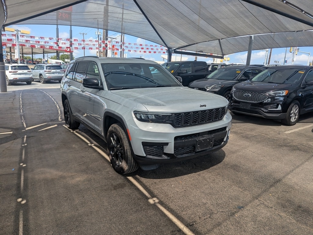 Thumbnail: 2024 Jeep Grand Cherokee L - 3