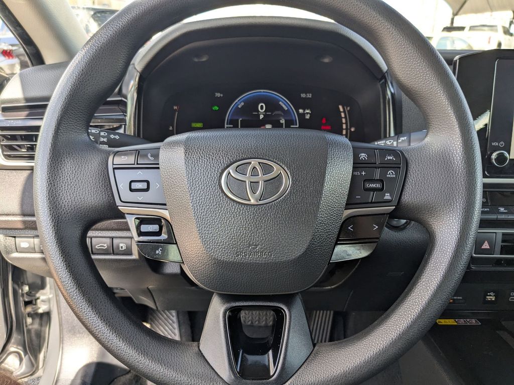 Thumbnail: 2025 Toyota Camry - 17