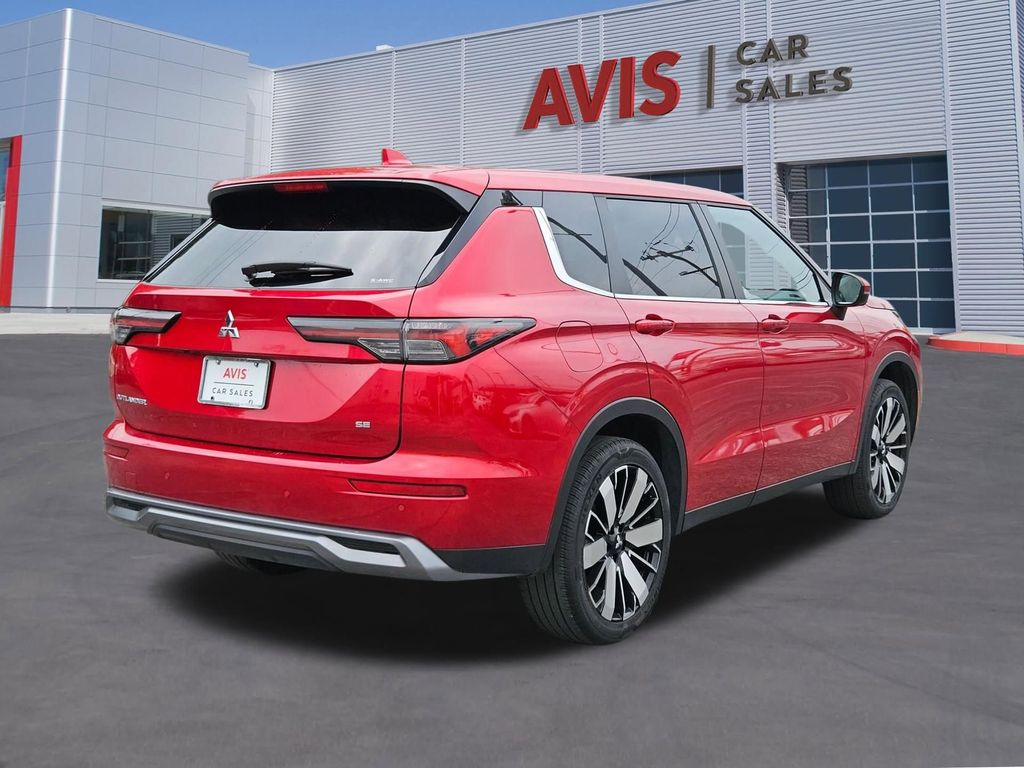Thumbnail: 2025 Mitsubishi Outlander - 6