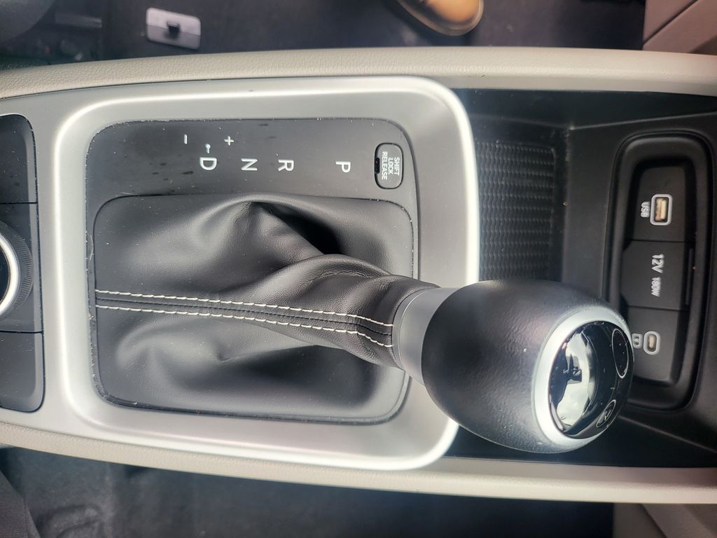 Thumbnail: 2025 Hyundai Venue - 6