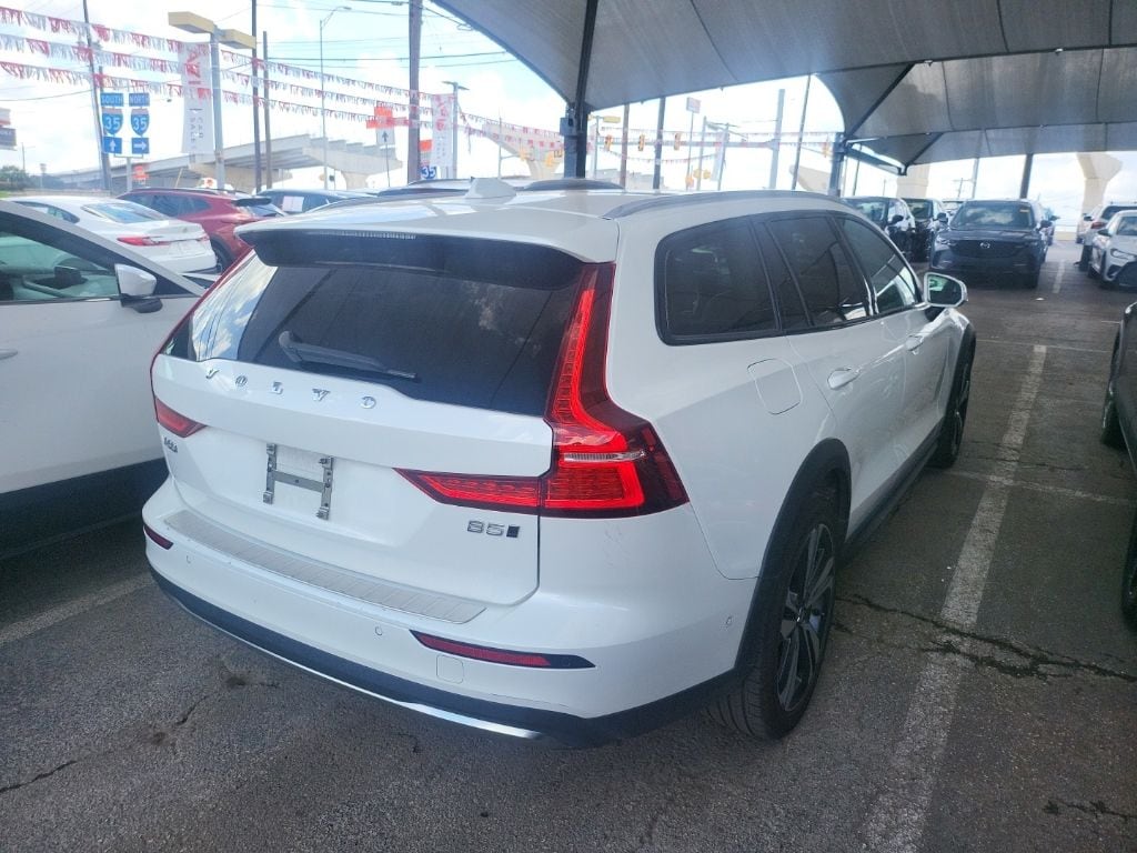 Thumbnail: 2025 Volvo S60 - 4