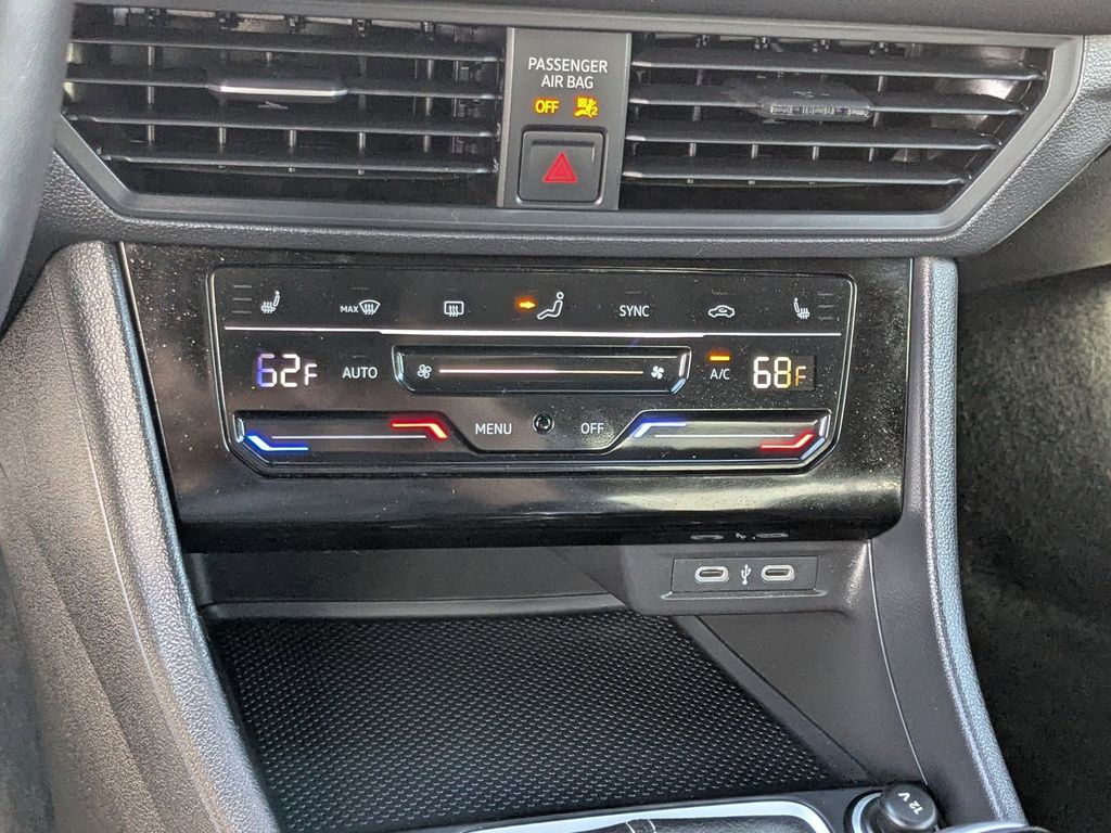 Thumbnail: 2025 Volkswagen Jetta - 23