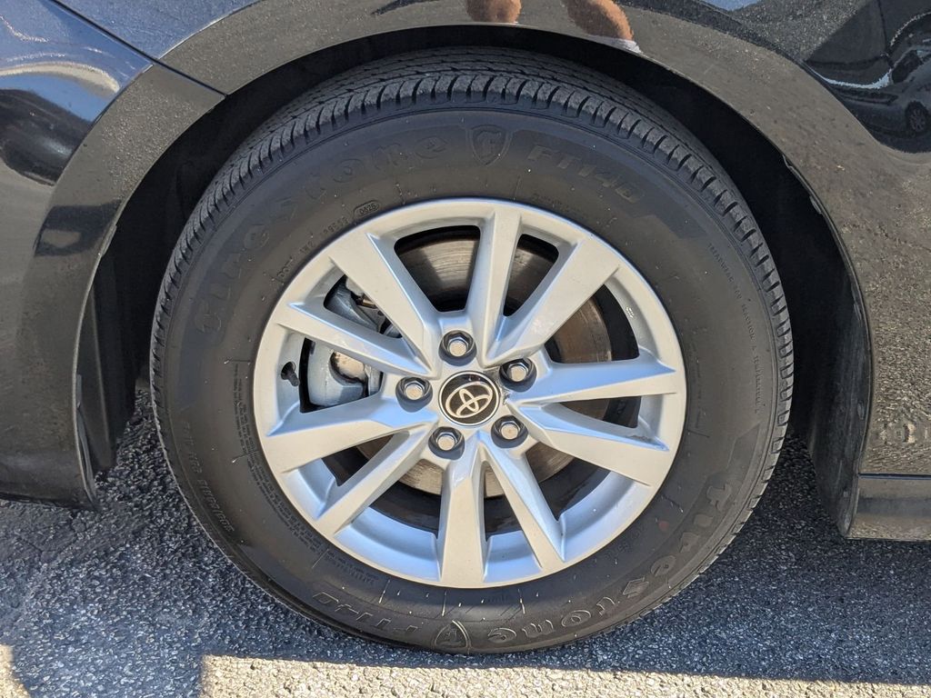 Thumbnail: 2025 Toyota Camry - 29