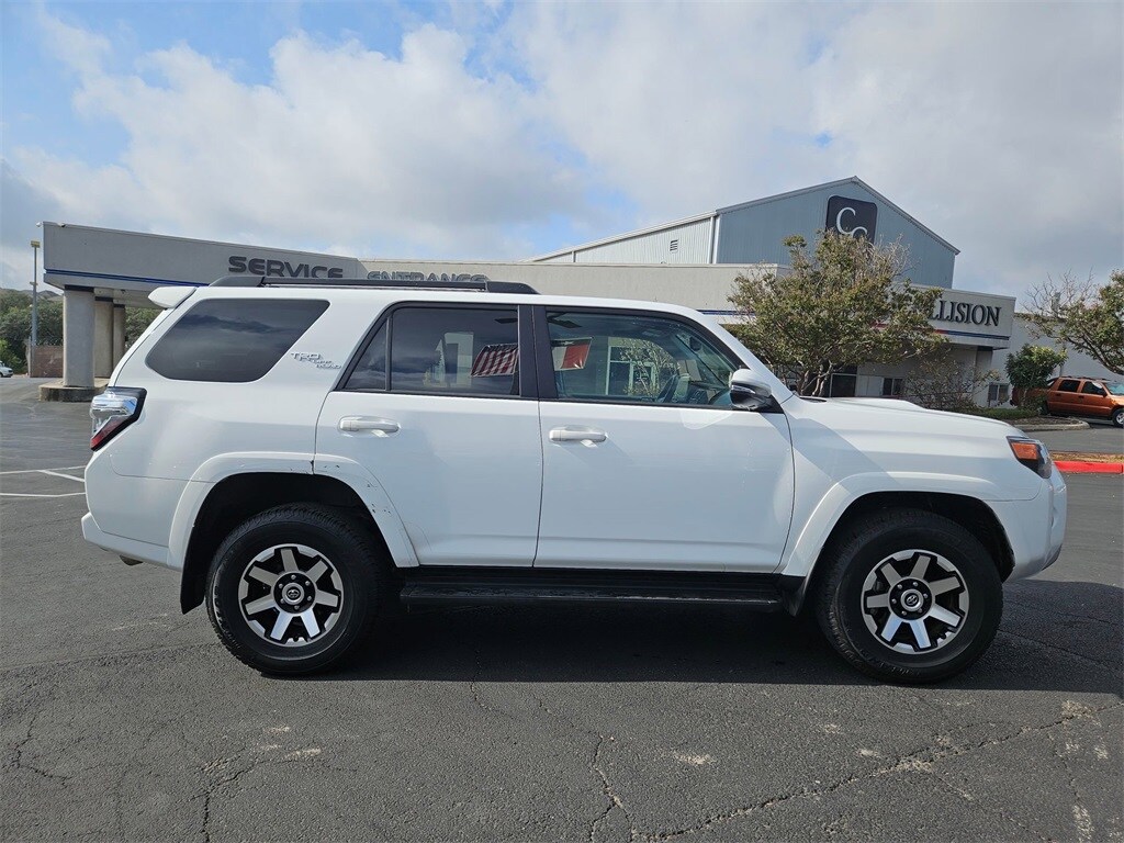 2024 Toyota 4Runner TRD Off-Road Premium photo 4