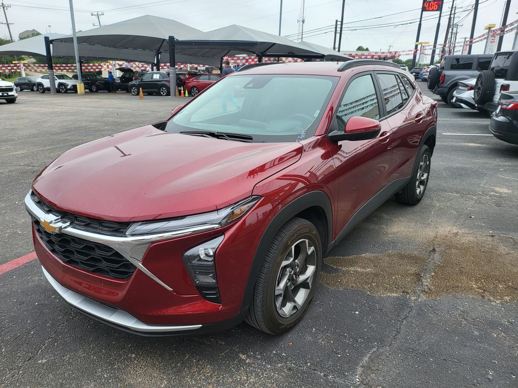 Thumbnail: 2025 Chevrolet Trax - 2