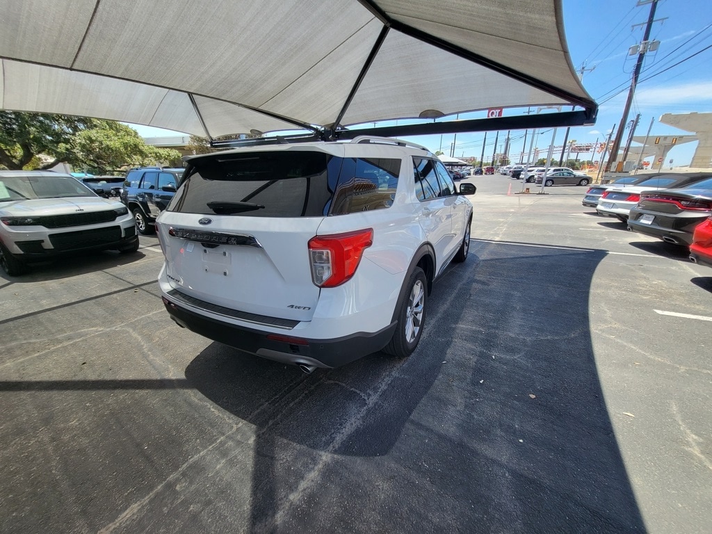 Thumbnail: 2023 Ford Explorer - 8