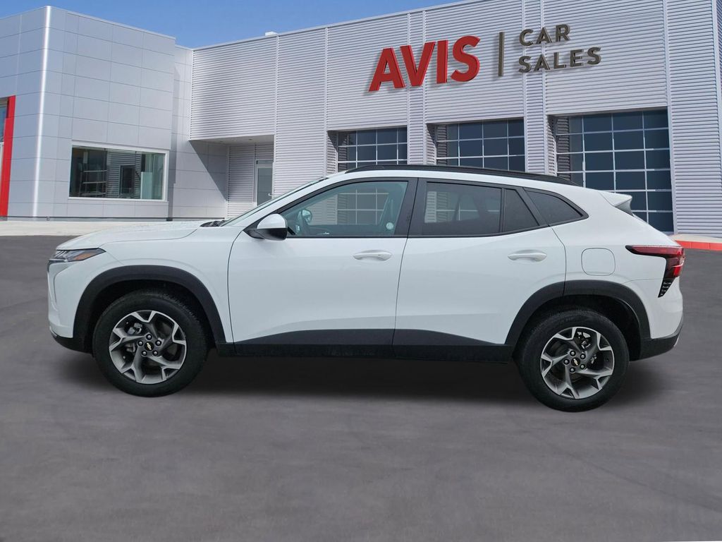 Thumbnail: 2025 Chevrolet Trax - 2
