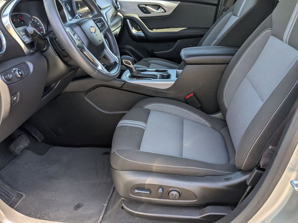 Thumbnail: 2025 Chevrolet Blazer - 11