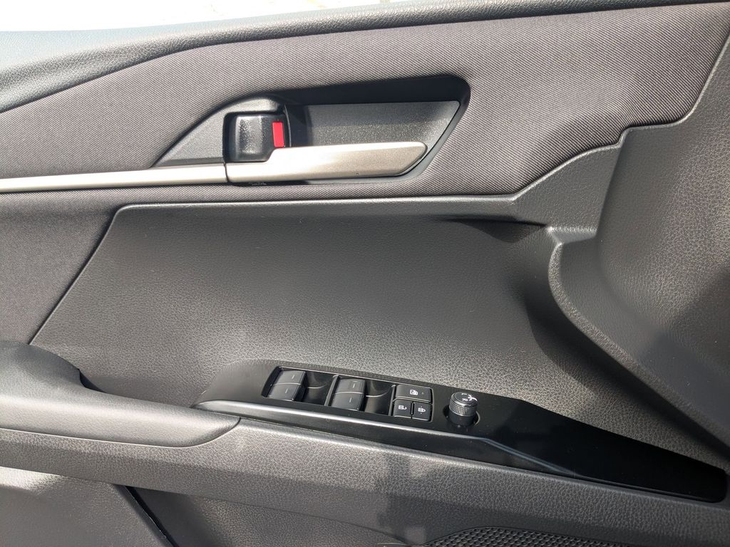 Thumbnail: 2025 Toyota Camry - 17