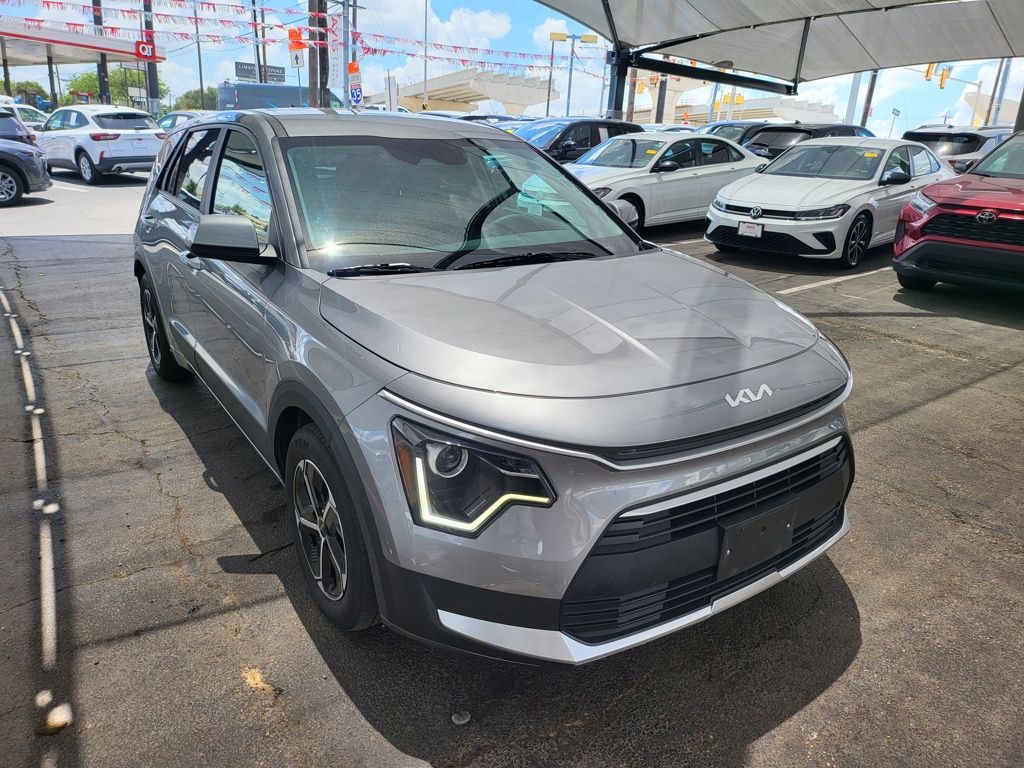 Thumbnail: 2025 Kia Niro - 2
