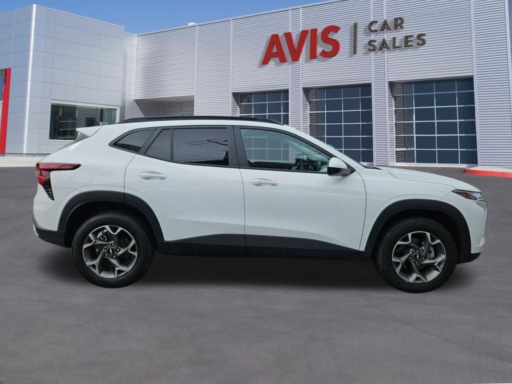 Thumbnail: 2025 Chevrolet Trax - 7