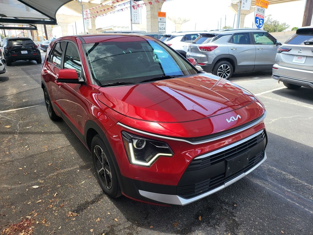 Thumbnail: 2025 Kia Niro - 2