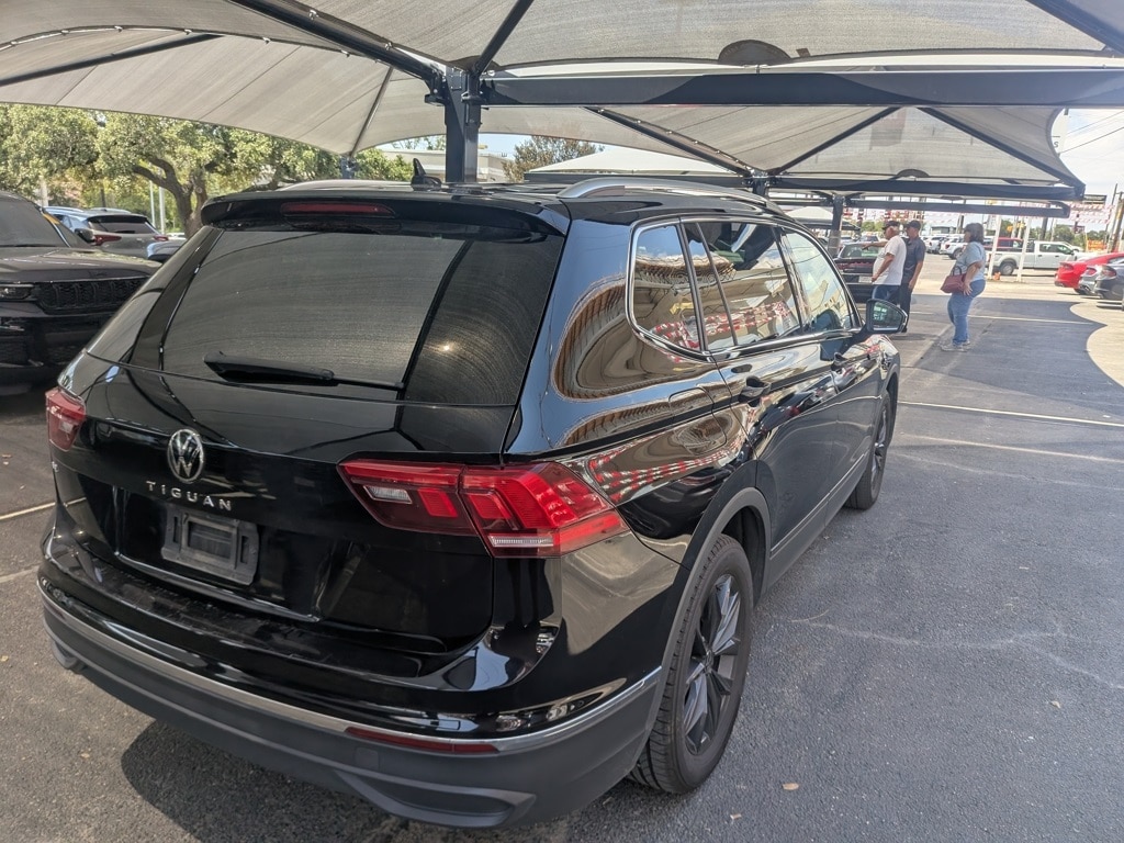 Thumbnail: 2024 Volkswagen Tiguan - 9
