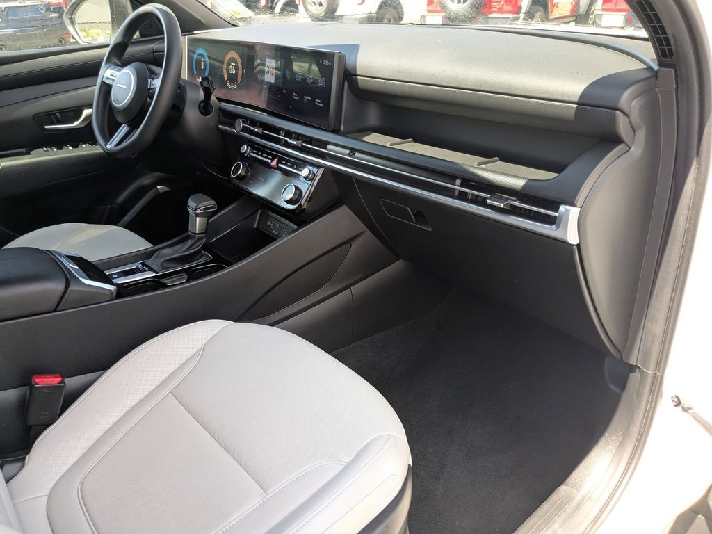 Thumbnail: 2025 Hyundai Santa Cruz - 30