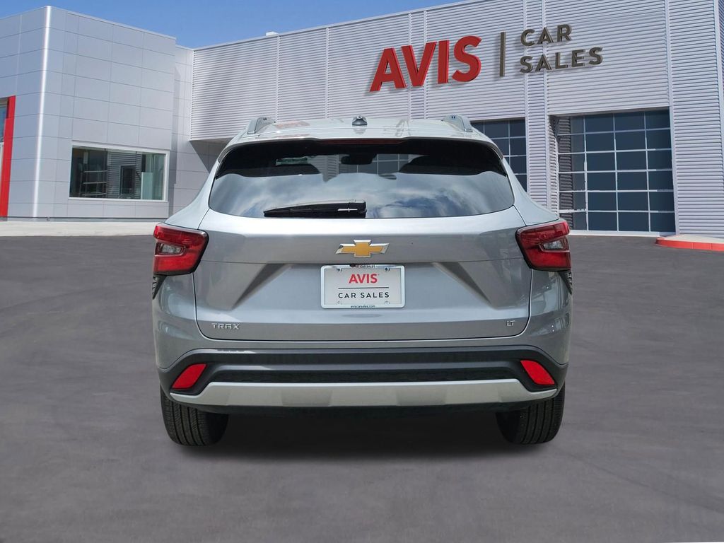 Thumbnail: 2025 Chevrolet Trax - 5