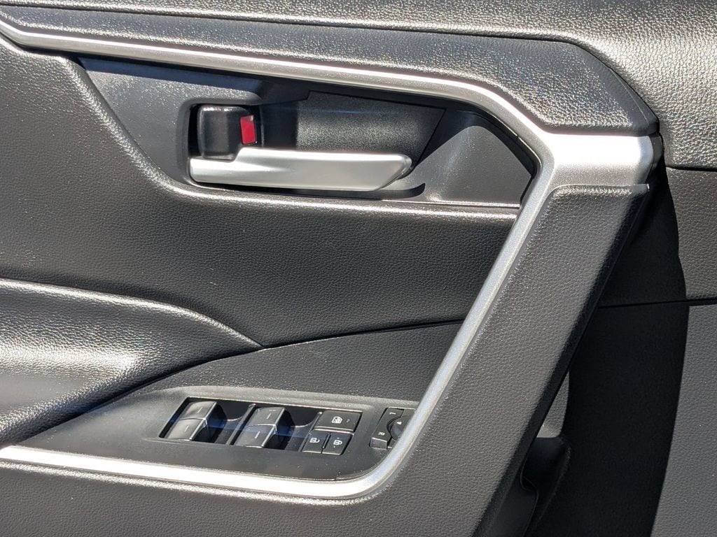 Thumbnail: 2025 Toyota RAV4 - 16