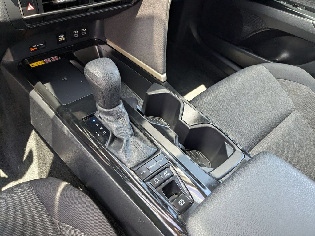 Thumbnail: 2025 Toyota Camry - 21