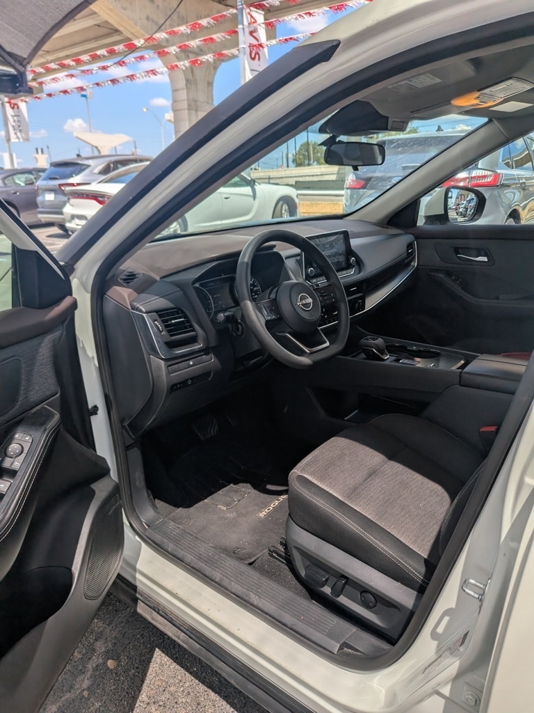 Thumbnail: 2023 Nissan Rogue - 4