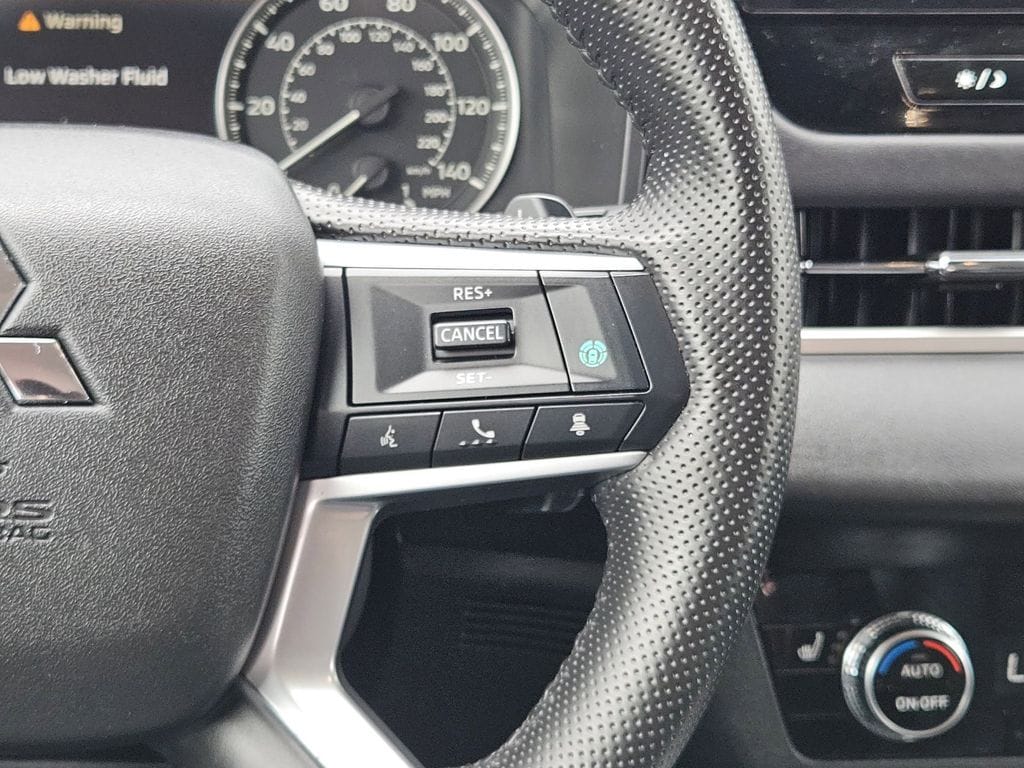 Thumbnail: 2025 Mitsubishi Outlander - 26