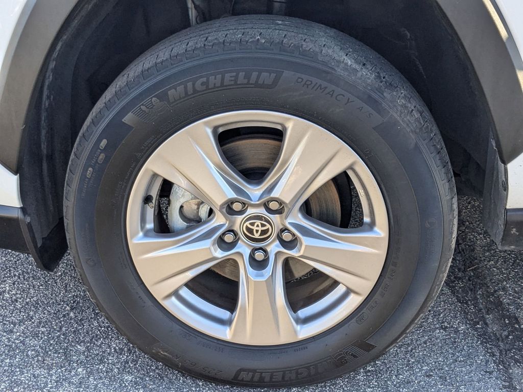 Thumbnail: 2025 Toyota RAV4 - 27