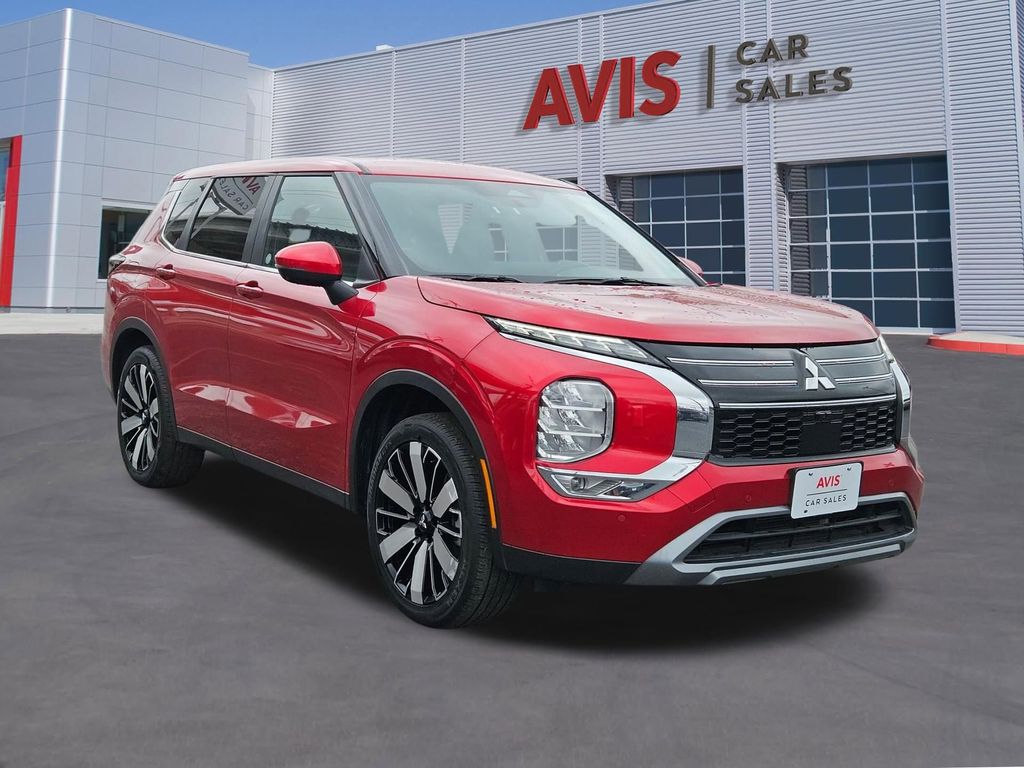 Thumbnail: 2025 Mitsubishi Outlander - 9