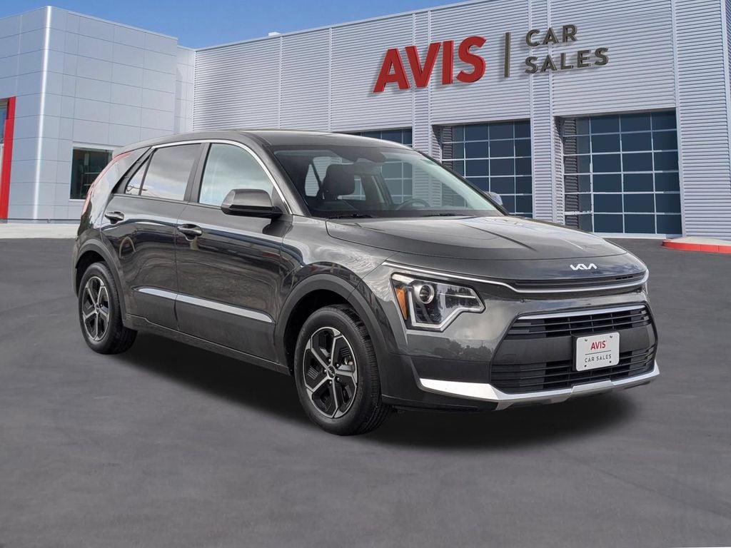 Thumbnail: 2025 Kia Niro - 9