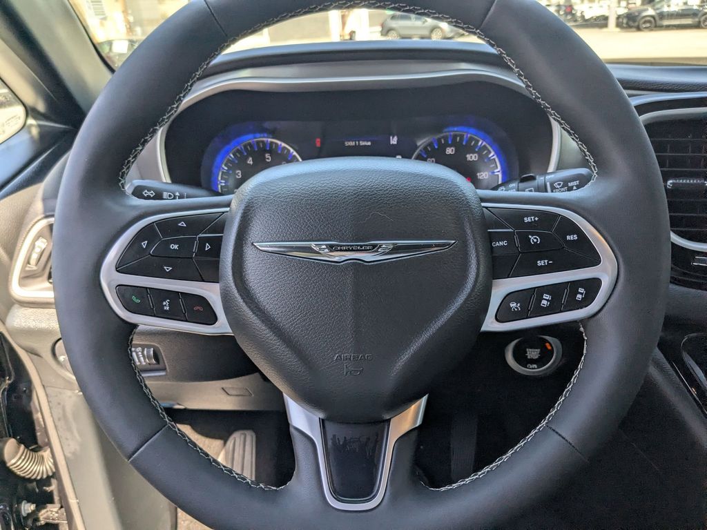 Thumbnail: 2025 Chrysler Pacifica - 16