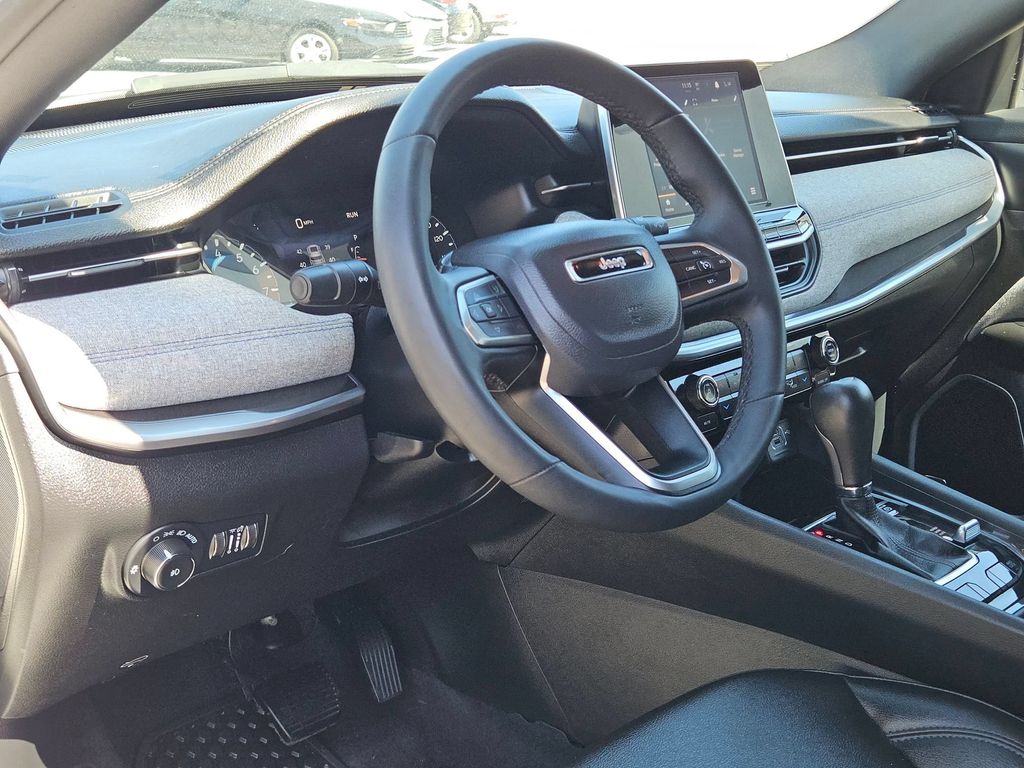 2025 Jeep Compass Latitude - Photo 13