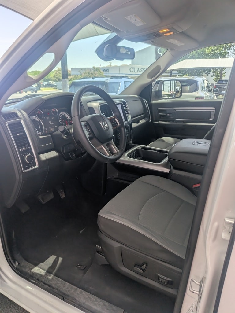 Thumbnail: 2023 RAM 1500 Classic - 4